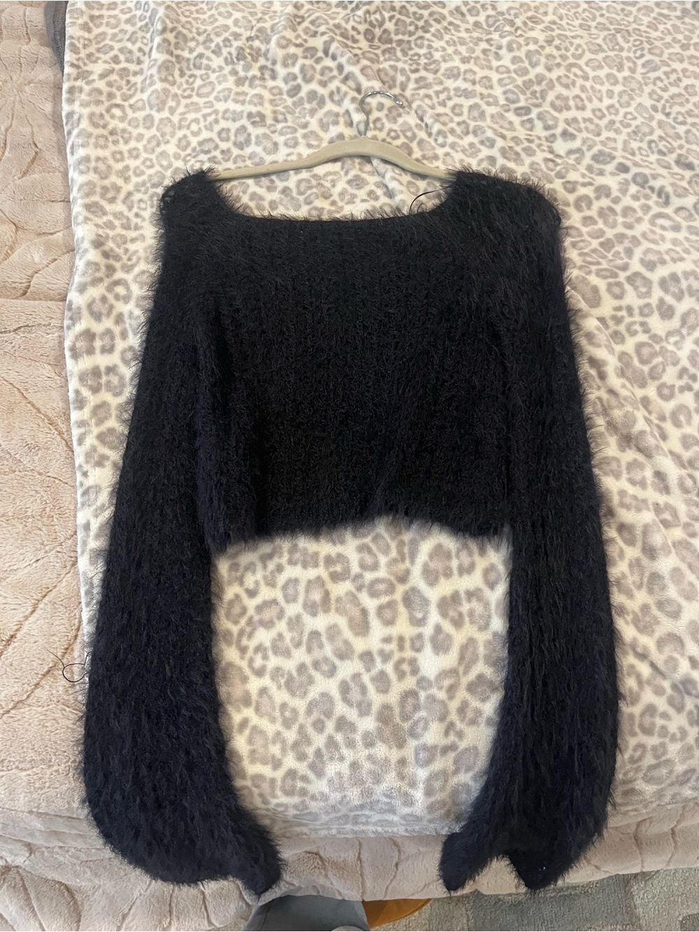 Kimchi Blue Black Fuzzy Textured Sweater (s)